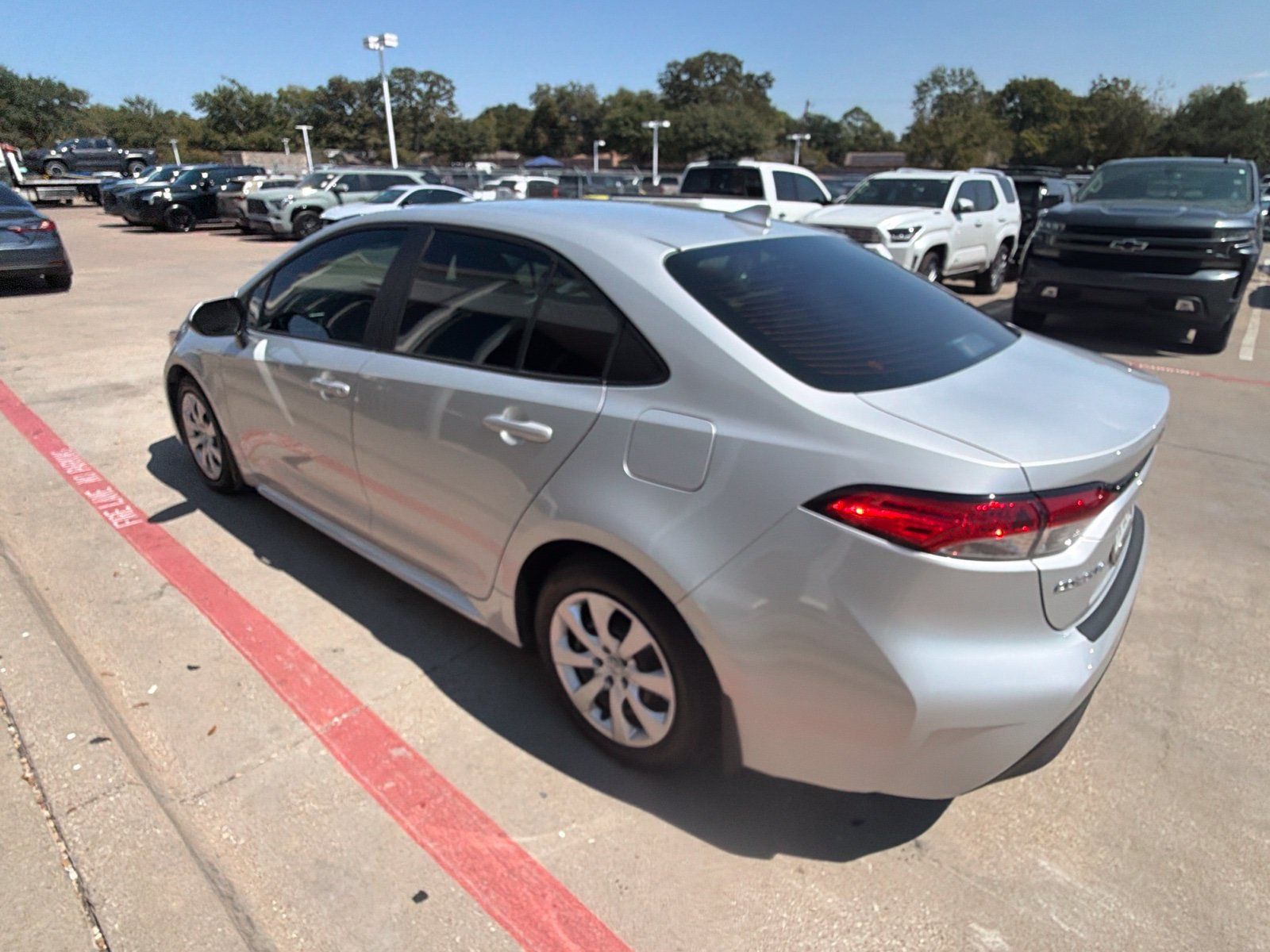 Used 2025 Toyota Corolla LE FWD image 7