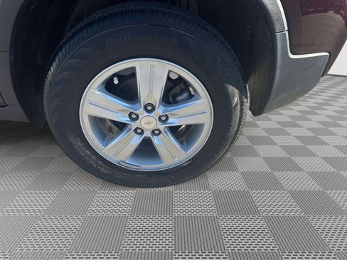 Certified 2022 Chevrolet Trax LT w/ LT Convenience Package image 35