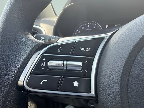 Used 2023 Kia Forte LXS w/ LXS Technology Package FWD image 18
