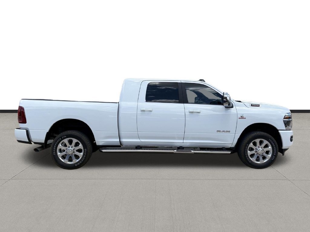 Used 2025 RAM 3500 Laramie AWD/4WD image 4