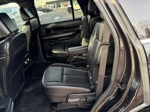 Used 2021 Ford Expedition XLT image 14