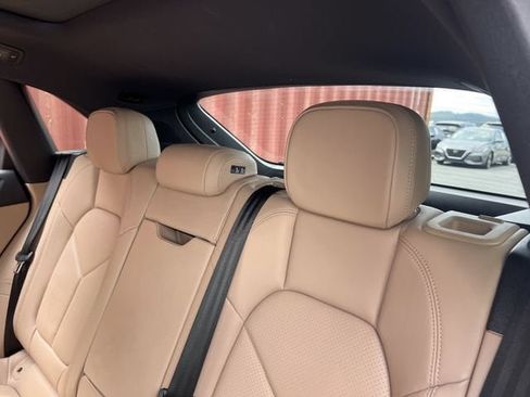 Used 2023 Porsche Macan AWD/4WD image 22