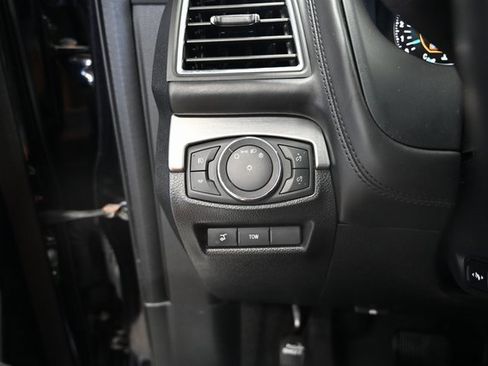 Used 2019 Ford Explorer Platinum image 27