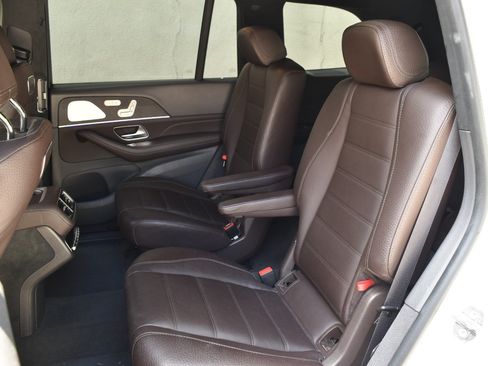 Used 2020 Mercedes-Benz GLS 580 4MATIC image 16