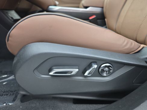 Used 2025 Acura RDX SH-AWD w/ Advance Package image 29