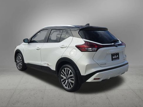 Used 2022 Nissan Kicks SV image 4