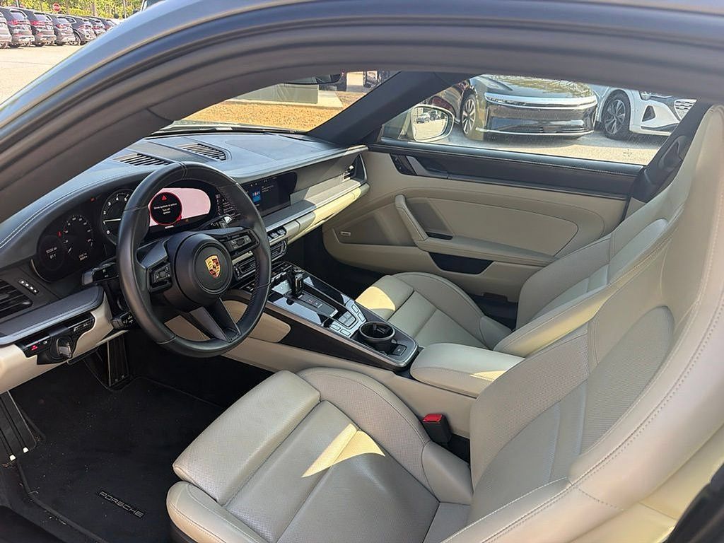 Used 2020 Porsche 911 Carrera RWD image 9