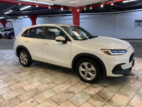 Used 2023 Honda HR-V LX image 9