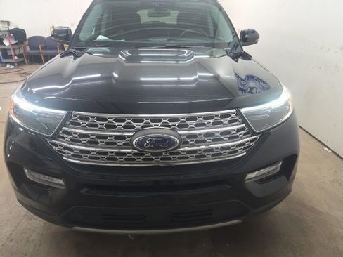 Used 2023 Ford Explorer Limited w/ Equipment Group 301A image 19