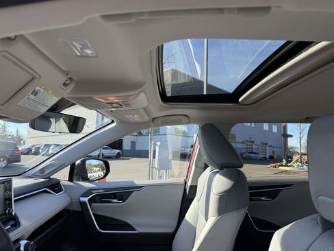 Used 2020 Toyota RAV4 Limited image 20