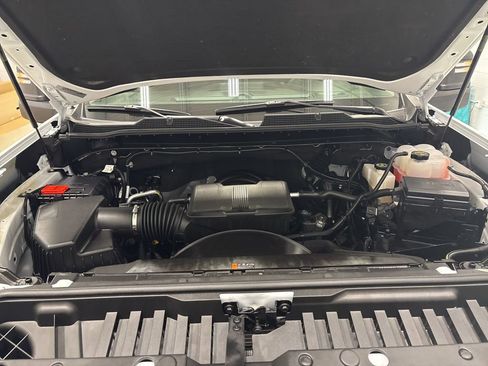 Used 2025 Chevrolet Silverado 2500 Custom w/ Custom Convenience Package image 11