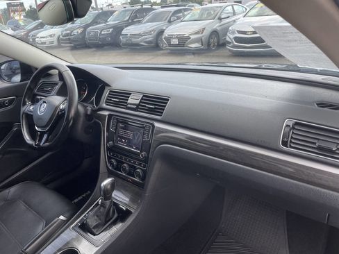 Used 2018 Volkswagen Passat 2.0T SE image 13