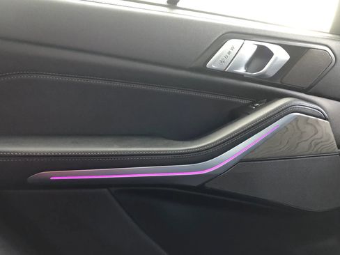 Used 2020 BMW X5 xDrive40i w/ Executive Package image 32