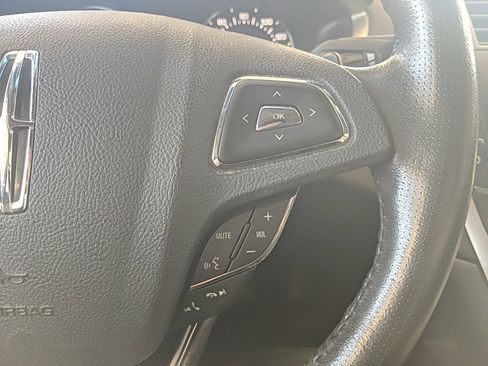 Used 2013 Lincoln MKZ AWD image 17