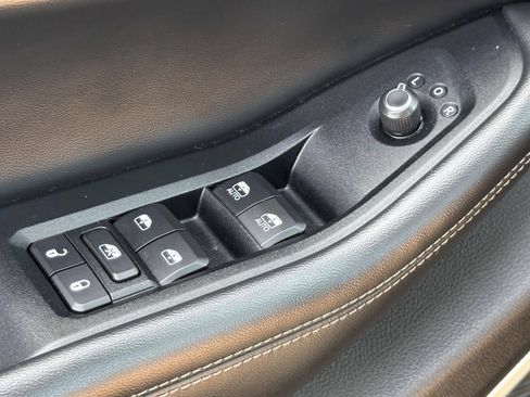 Used 2022 Jeep Grand Cherokee Limited RWD image 15