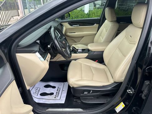 Used 2019 Cadillac XT5 FWD image 9