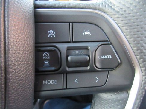 Used 2025 Toyota Tacoma TRD Off-Road image 23