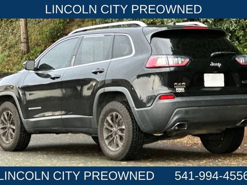 Used 2019 Jeep Cherokee Latitude Plus w/ Comfort/Convenience Group image 5
