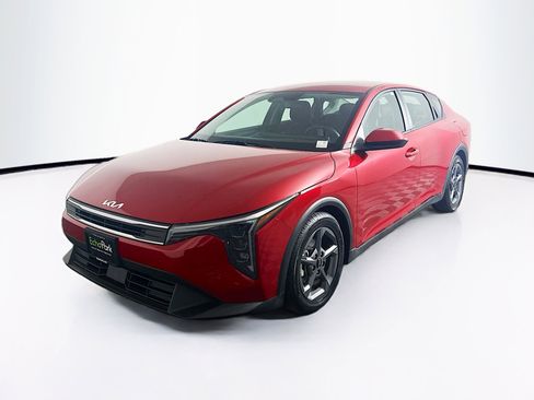 Used 2025 Kia K4 LXS image 3