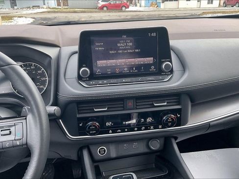 Used 2023 Nissan Rogue SV w/ SV Premium B Package image 6