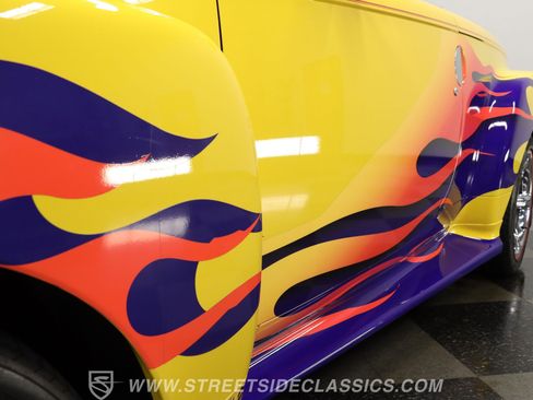 Used 2005 Chevrolet SSR w/ Preferred Equipment Group image 21