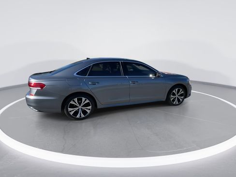Used 2021 Volkswagen Passat 2.0T SE image 21