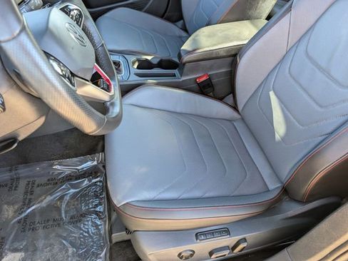 Used 2025 Volkswagen Jetta GLI Autobahn image 11