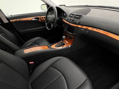 Used 2008 Mercedes-Benz E 350 4MATIC Sedan image 14