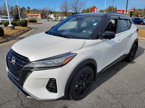 Certified 2023 Nissan Kicks SR w/ SR Premium Package image 1