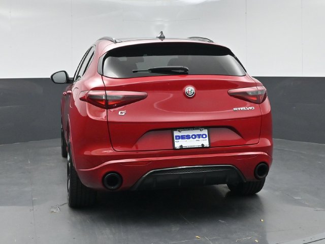 Used 2023 Alfa Romeo Stelvio Veloce AWD/4WD image 7