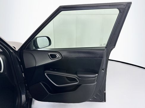Used 2022 Kia Soul LX w/ Technology Package image 30