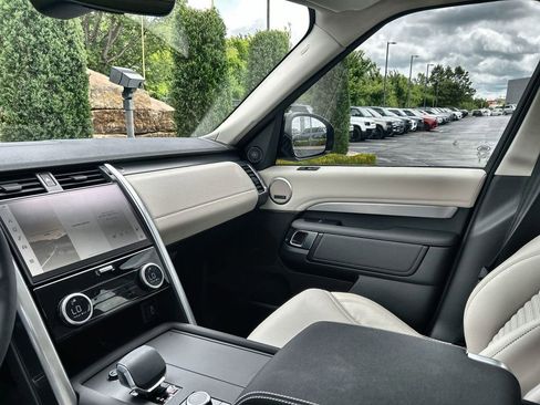 New 2026 Land Rover Discovery Dynamic SE AWD/4WD image 13