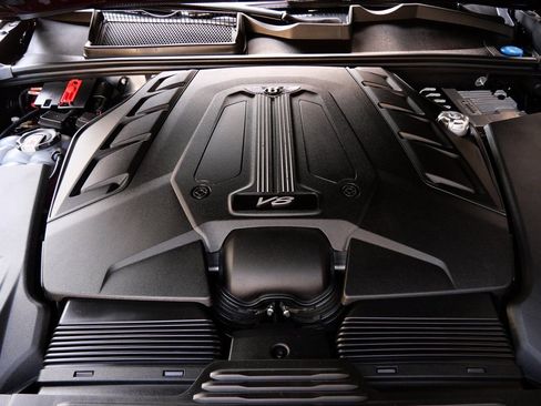 Used 2020 Bentley Bentayga image 26