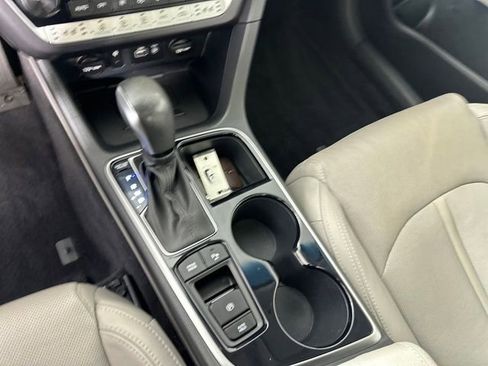 Used 2019 Hyundai Sonata Limited w/ Ultimate Package 04 image 20