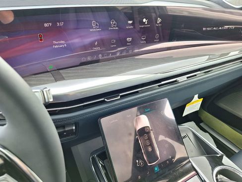 New 2025 Cadillac Escalade IQ Luxury 2 AWD/4WD image 17