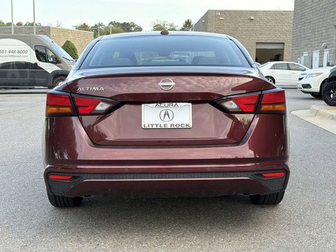 Used 2025 Nissan Altima 2.5 SV FWD image 4