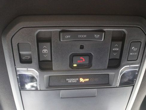 Certified 2023 Toyota Sequoia Platinum AWD/4WD image 34