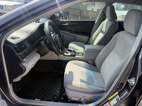 Used 2012 Toyota Camry LE FWD image 10