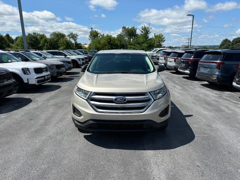 Used 2017 Ford Edge SE AWD/4WD image 2