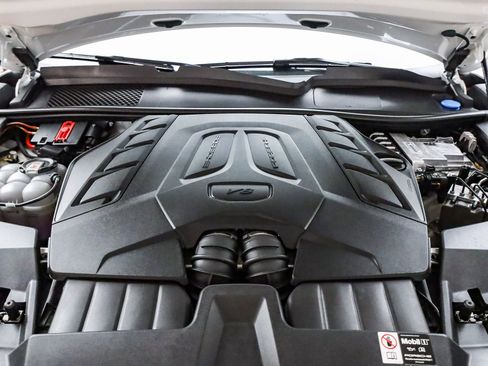 Used 2025 Porsche Cayenne S image 31