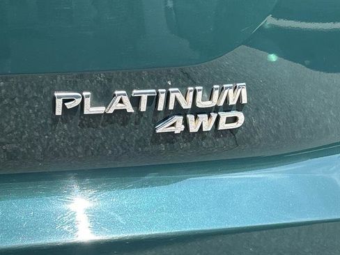 Used 2023 Nissan Pathfinder Platinum image 9