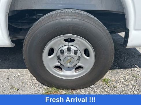 Used 2025 Chevrolet Express 2500 Extended w/ Driver Convenience Package RWD image 18
