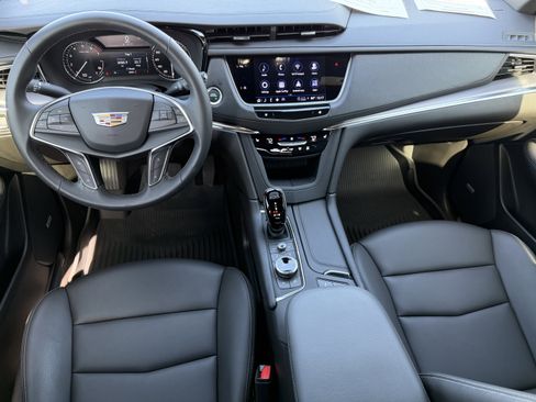 Certified 2025 Cadillac XT5 Luxury image 14