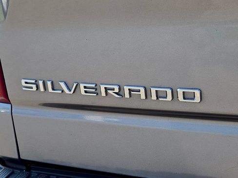 Used 2020 Chevrolet Silverado 1500 Custom w/ Custom Convenience Package AWD/4WD image 29