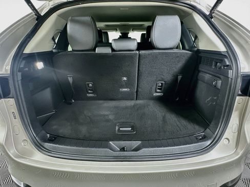 Used 2024 MAZDA CX-90 Plug-In Hybrid w/ Preferred AWD/4WD image 31