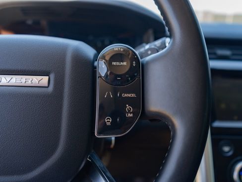 Used 2020 Land Rover Discovery HSE Luxury AWD/4WD image 12