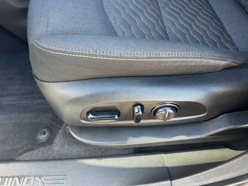 Used 2019 Chevrolet Equinox LT image 14