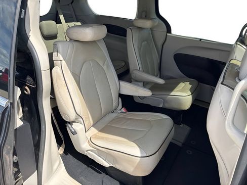 Used 2021 Chrysler Pacifica Limited w/ Premium & Safety Sphere Group AWD/4WD image 28