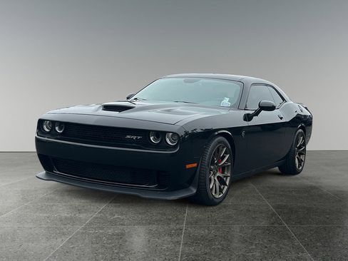 Used 2015 Dodge Challenger SRT Hellcat image 4