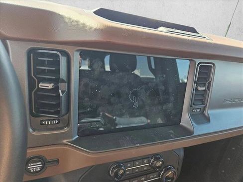 Used 2024 Ford Bronco Outer Banks image 17